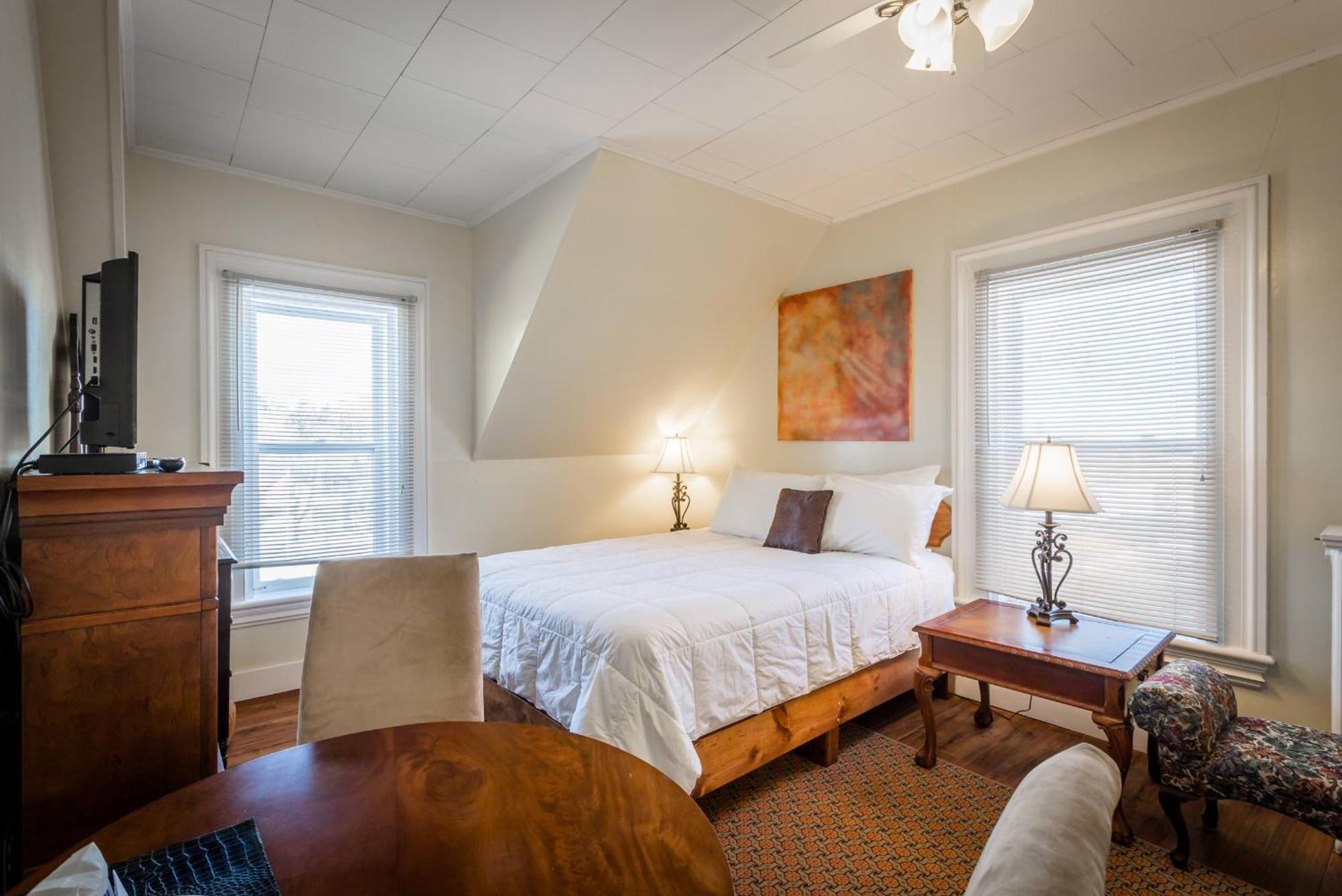 Lakelawn B&B And Motel Ярмут Экстерьер фото